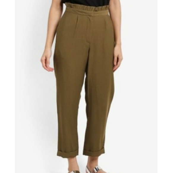 ruffle waist trousers